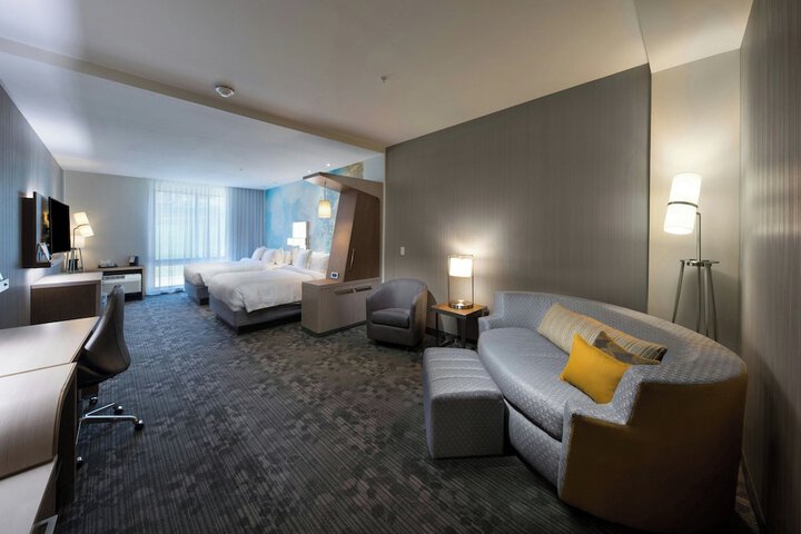 Room 16 of 32