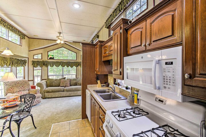 Cozy Gig Harbor Cottage 2 Mi to Case Inlet!