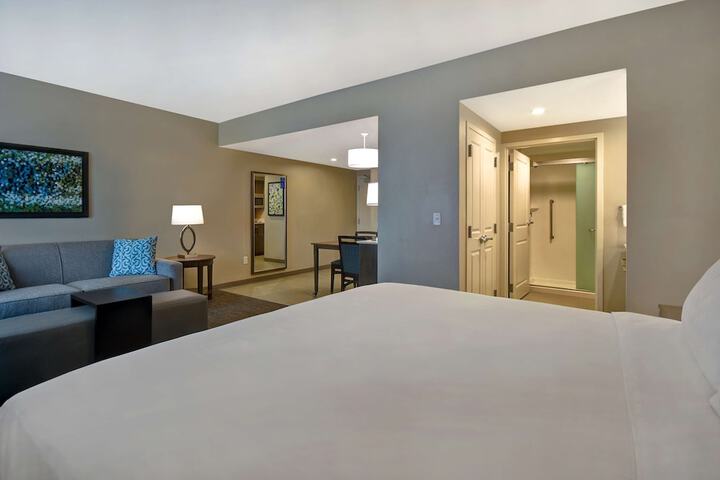 Room 19 of 48