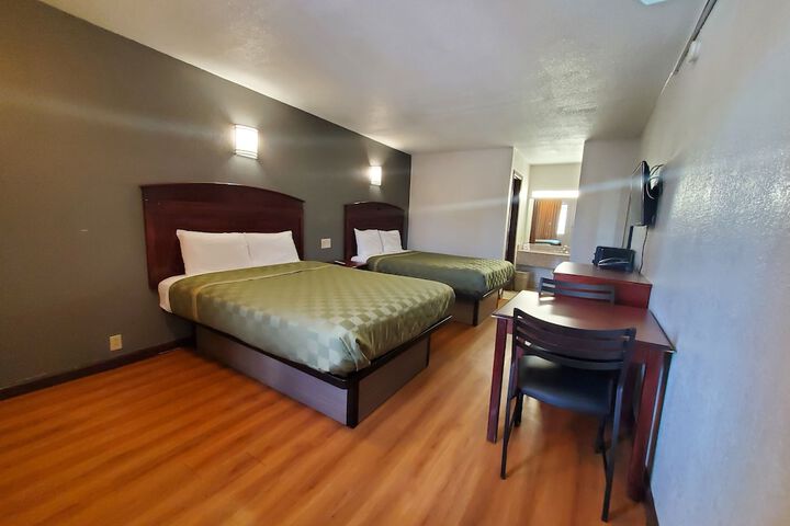 Room 30 of 43