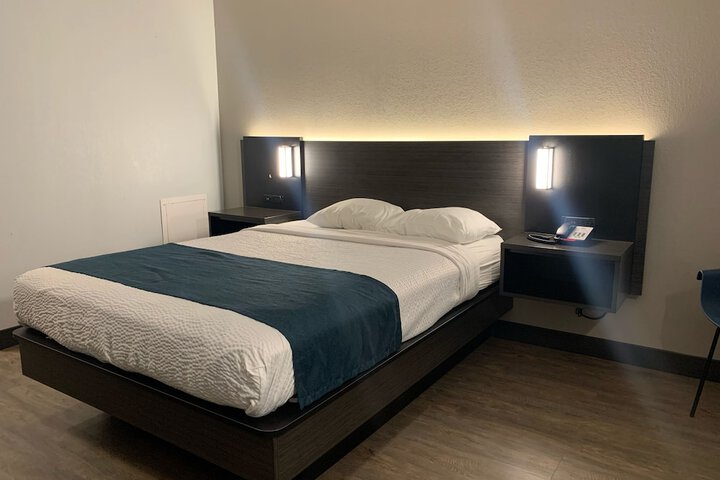 Room 32 of 45