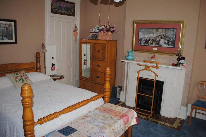 Room 31 of 64