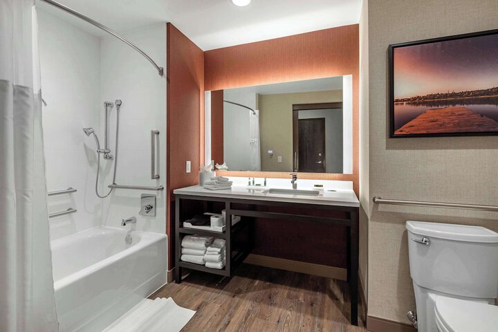 Room 30 of 47