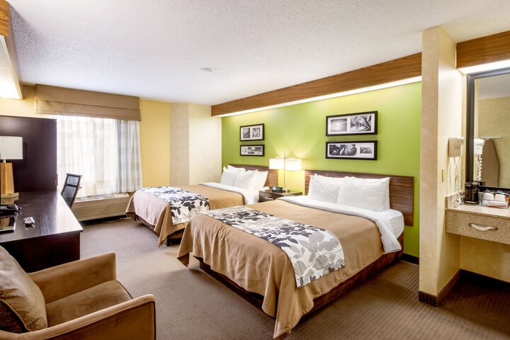 Room 34 of 40