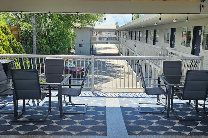 Okanagan Lakefront Resort
