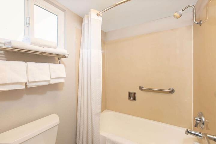 Room 15 of 16