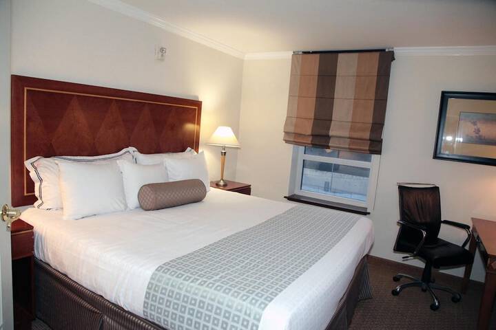 Room 16 of 28