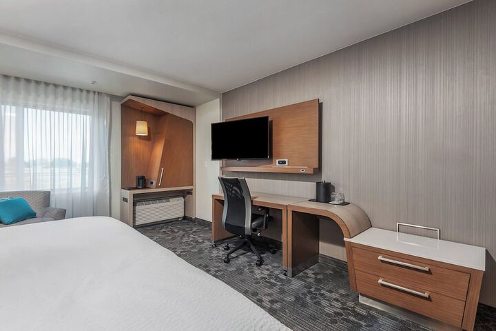Room 9 of 27