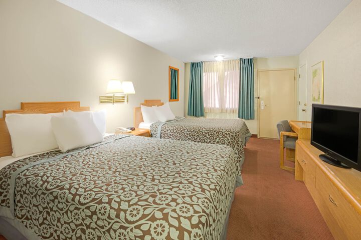 Room 11 of 28