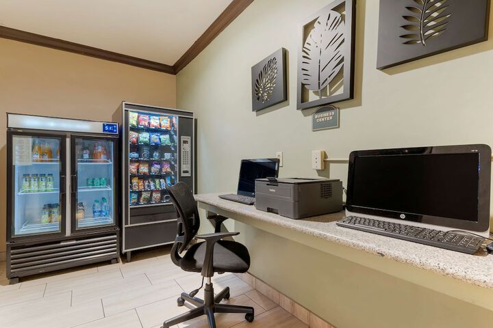 Business Center 93 of 93