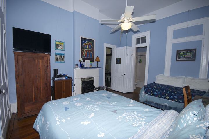 Room 13 of 35