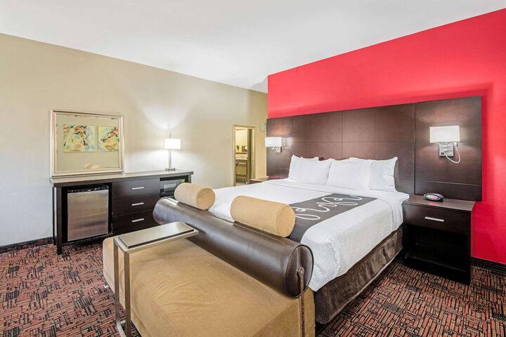Room 16 of 34