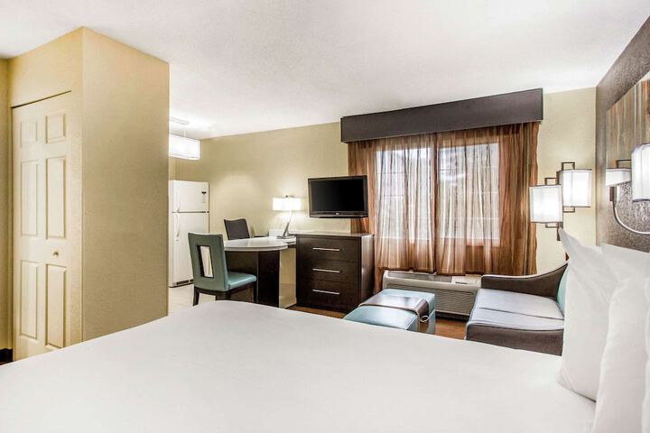 Room 8 of 31