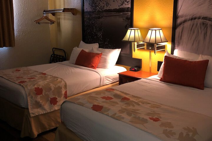 Room 11 of 27