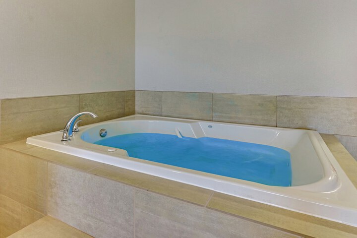 Holiday Inn Express Hotel & Suites Weatherford by IHG