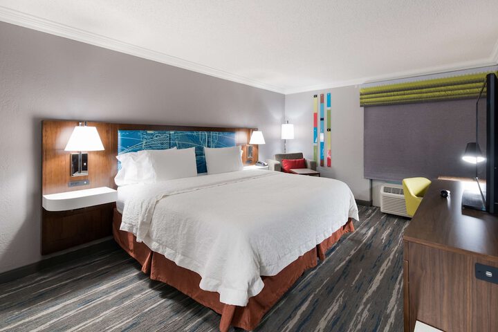 Hampton Inn & Suites Chicago / Hoffman Estates