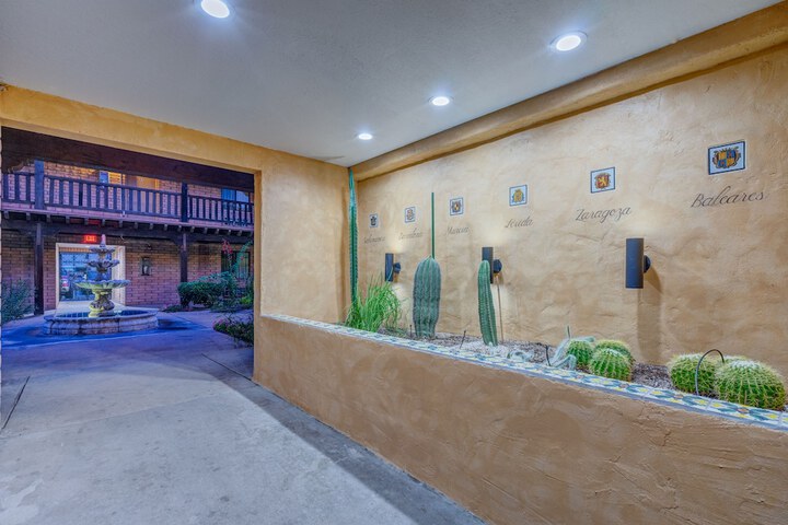 Hotel 14 of 120