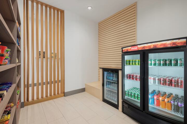Holiday Inn Express & Suites Victoria - Colwood