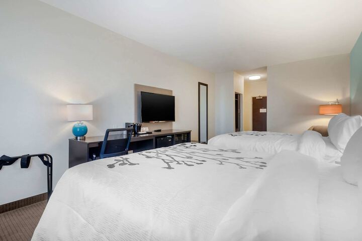 Room 10 of 34