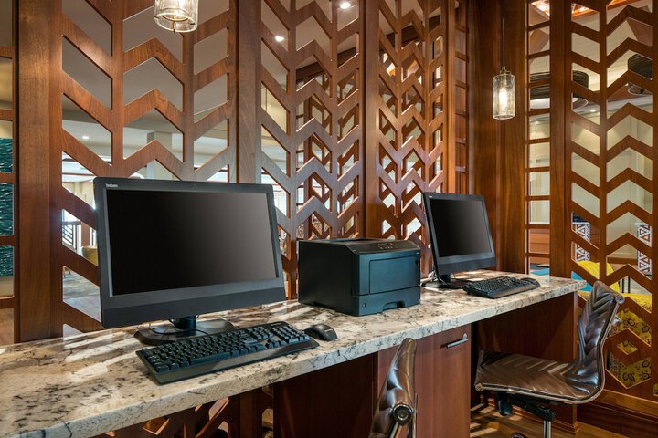 Business Center 63 of 66