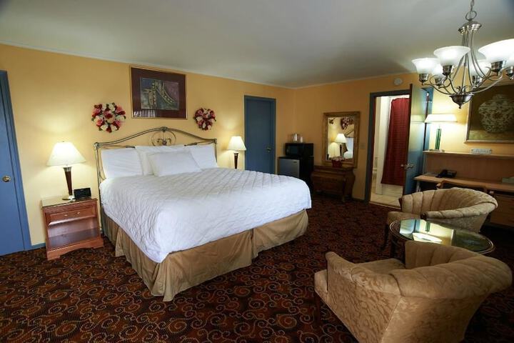 Room 9 of 17