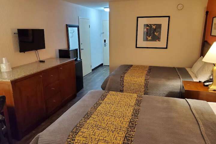 Room 12 of 21