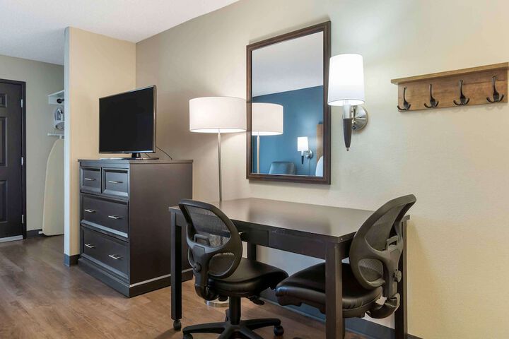 Room 16 of 30