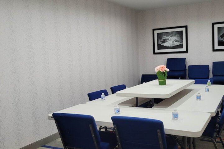 Business Center 34 of 34