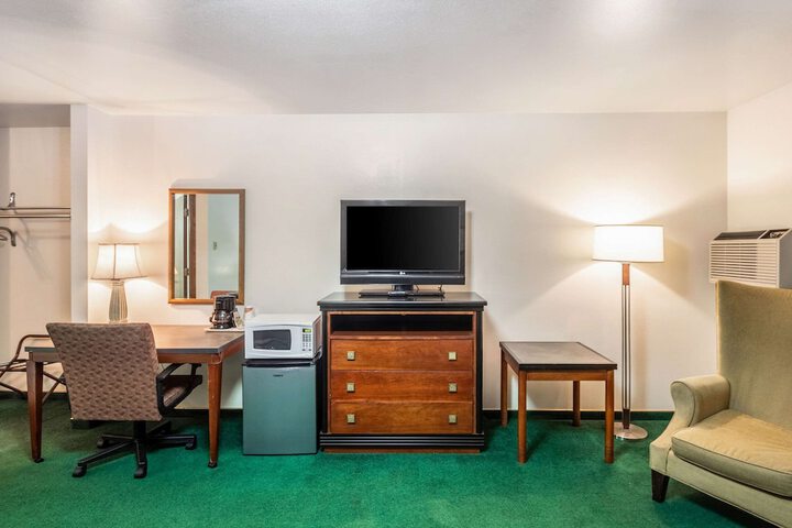 Econo Lodge Waupaca