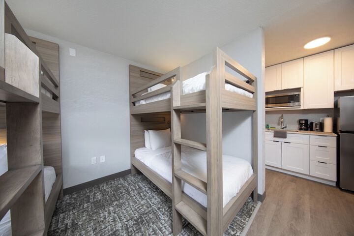 Room 33 of 49