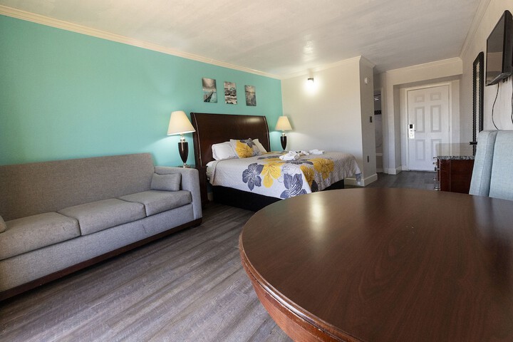 Room 13 of 34