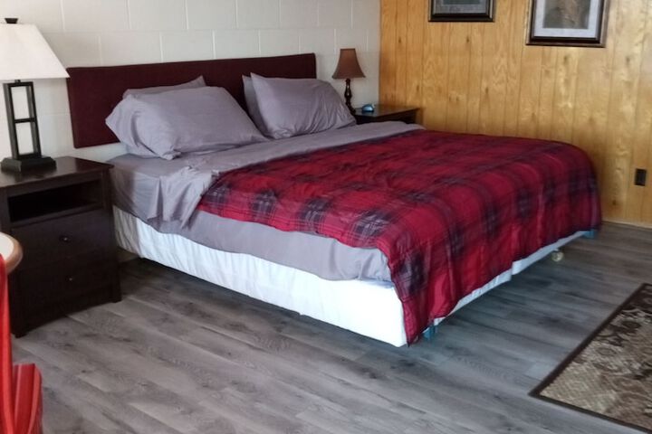 Room 8 of 23