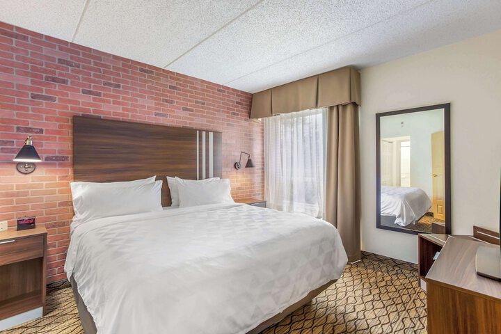 Burrstone Inn an Ascend Collection Hotel