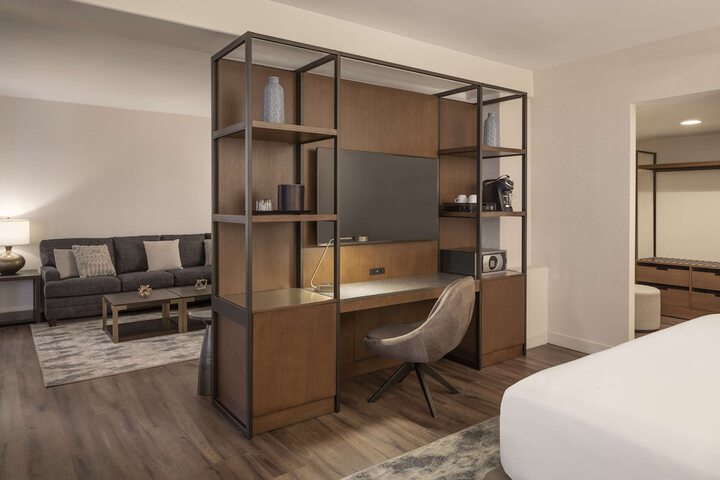 Room 9 of 66