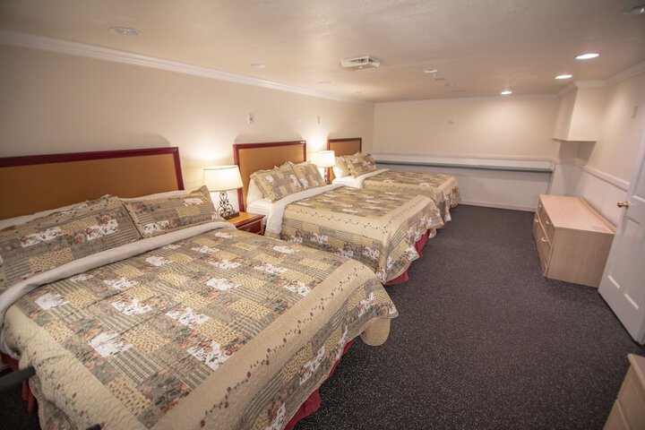 Room 40 of 95