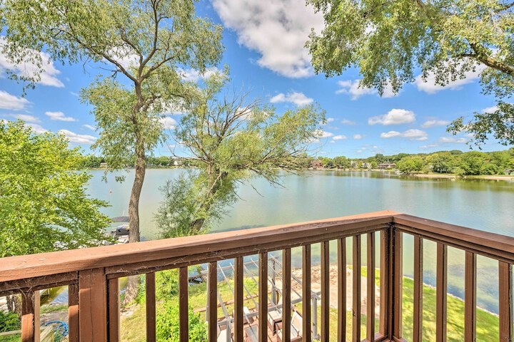 Lakefront Oasis w / Boat Dock Fire Pit, Grill