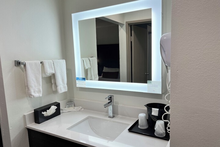 Room 7 of 11