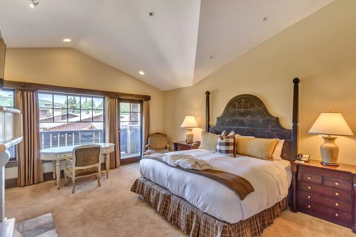 The Chateaux Deer Valley