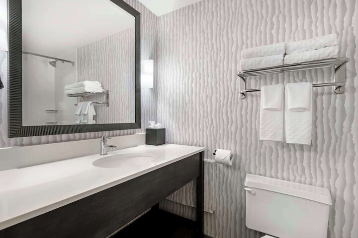 Best Western Plus Agate Beach Inn