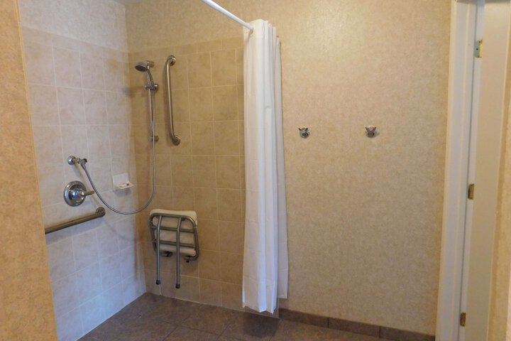Room 42 of 95