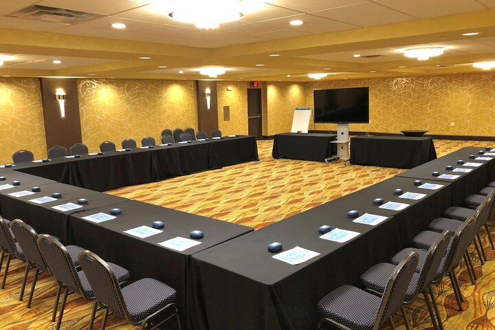Ballroom/Hall 59 of 79
