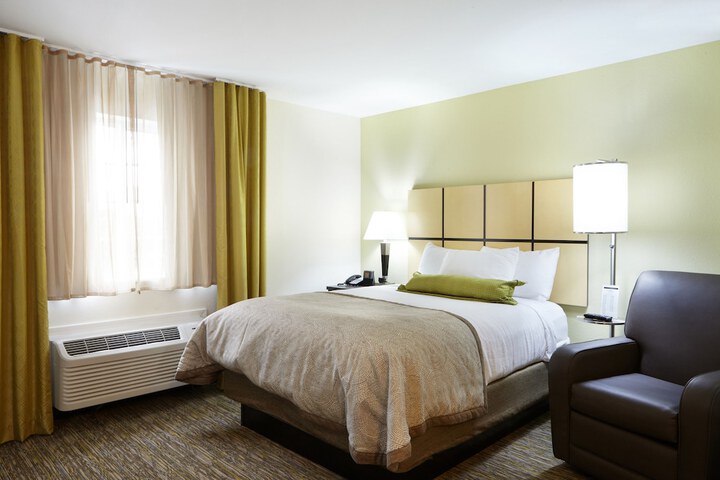 Room 14 of 25