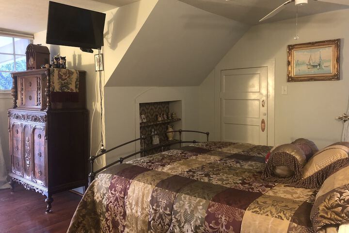 Room 9 of 24
