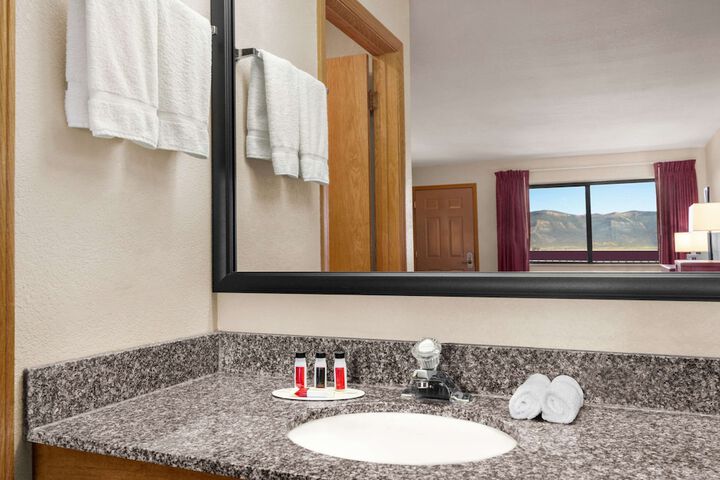 Room 11 of 39