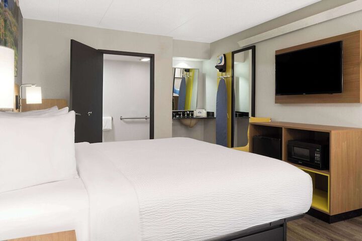 Room 19 of 35