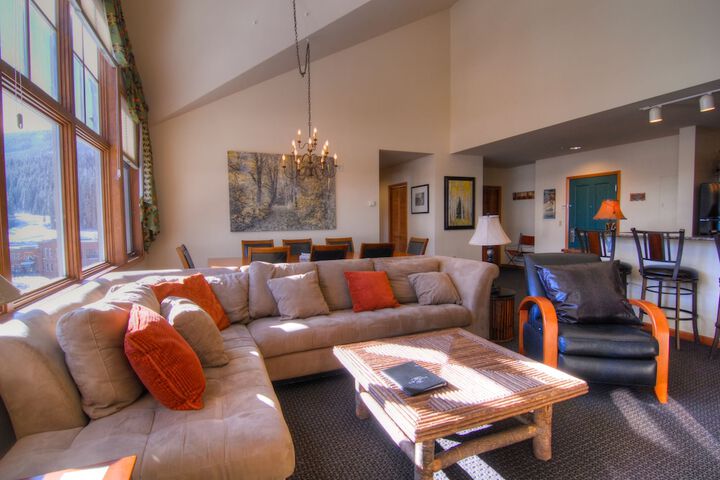 Zephyr Mountain Lodge