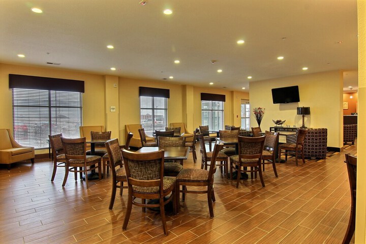 Quality Inn & Suites Minot North