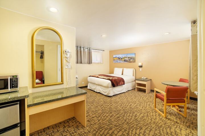 Room 32 of 50