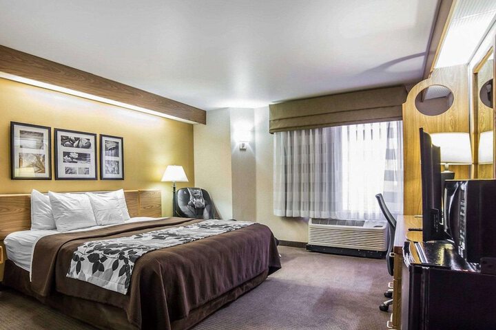 Room 9 of 26