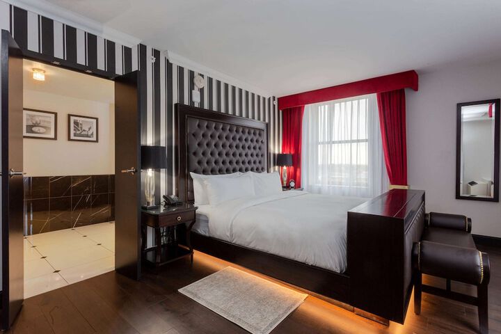 Room 16 of 27